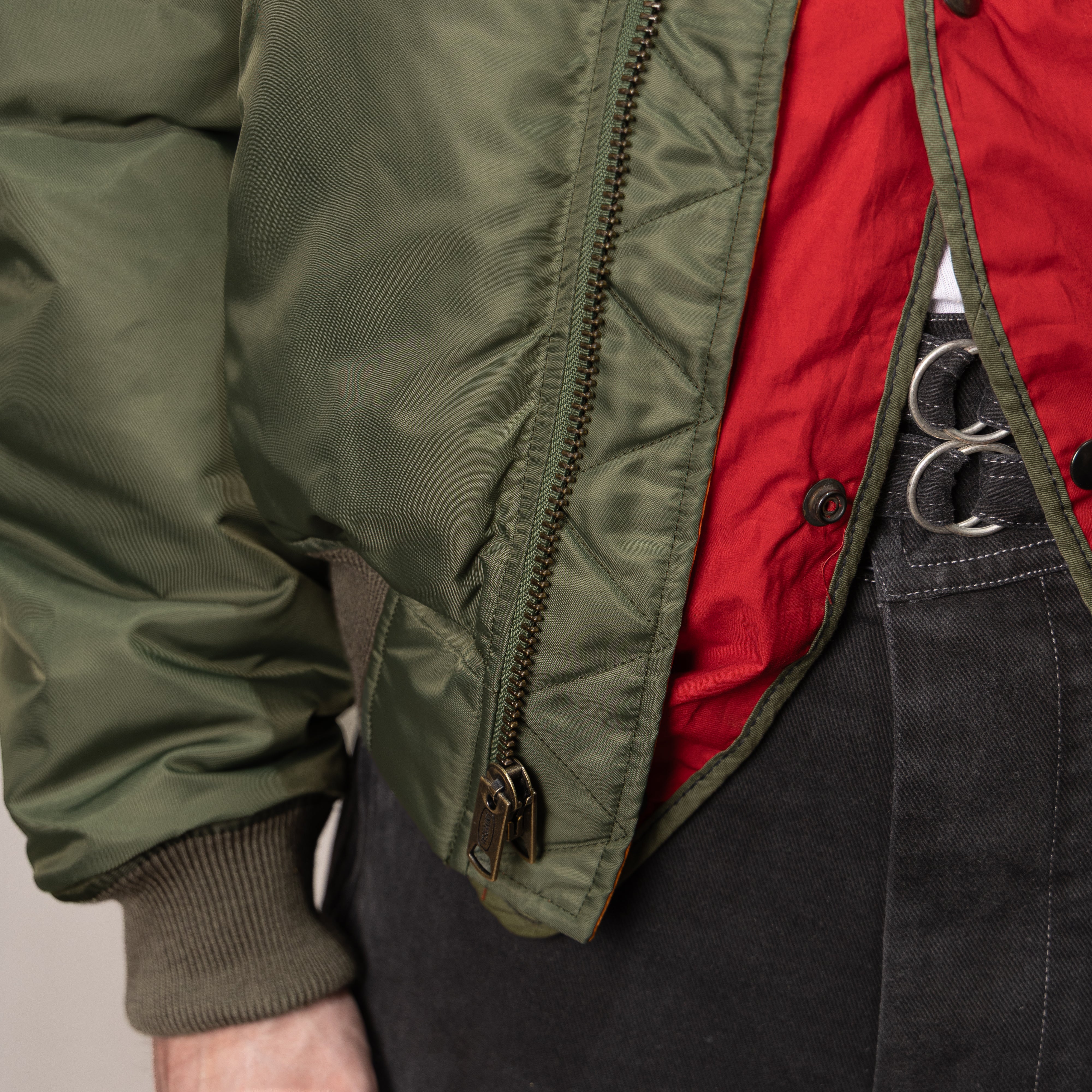 UNIVERSAL MA-1 BOMBER JACKET - GREEN - Image 4